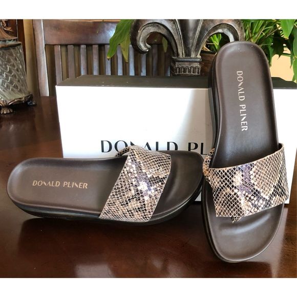 DONALD PLINER - L Sz 6 “FiFi” Sandal Python Print Leather Low Wedge. NEW IN BOX! - Picture 5 of 14